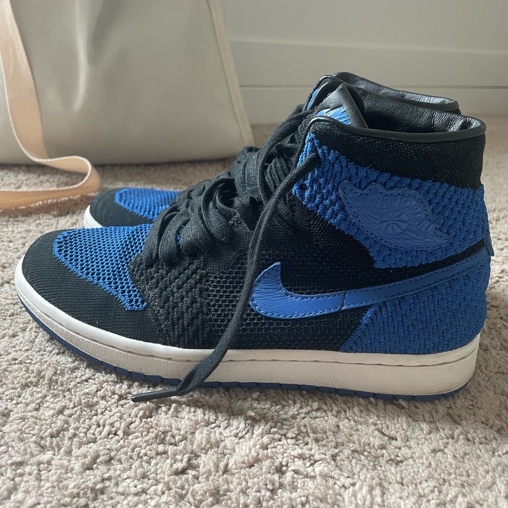 Nike Shoes barely worn